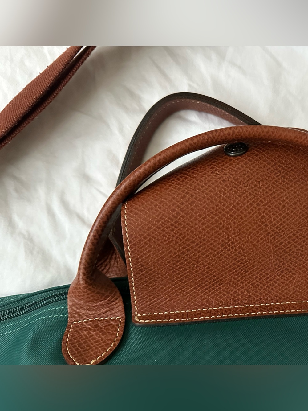 Green Longchamp Le Pliage
Expandable Travel Duffel
Weekender - Picture 3 of 4